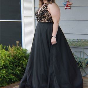 Sherri hill prom dress